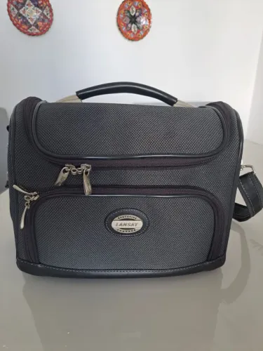 Frasqueira / necessaire grande e resistente (marca Lansay)