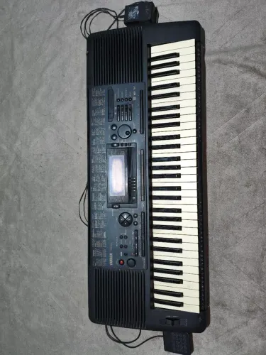 TECLADO PSR YAMAHA 620