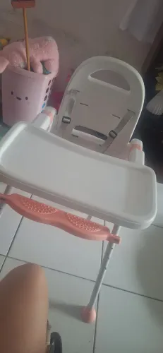 Cadeira infantil de alimentação