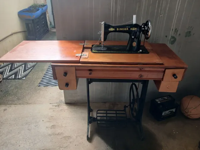 Maquina de costura singer