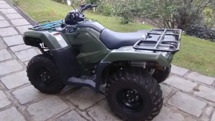 Quadriciclo Honda TRX 4x4 único dono apenas 1.800 km rodados