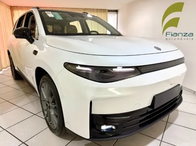 Leapmotor C10 REEV (Híbrido) 2027