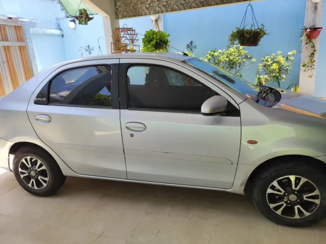 Toyota Etios X Sedan 1.5 Flex 16V 4P Mec. 2015