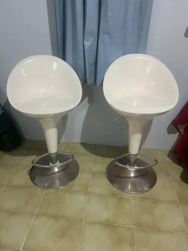 Banquetas Tulipa Brancas