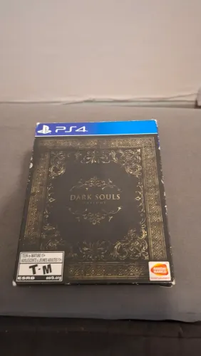 Dark Douls Trilogy (SteelBook PS4) Edição Americana