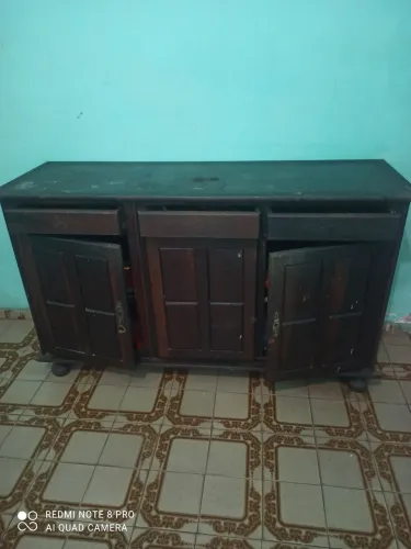 Vendo um buffet . 