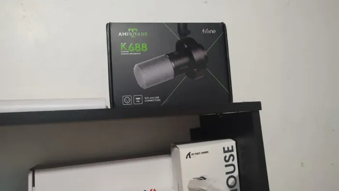 VENDO MICROFONE FIFINE K688 COM BRAÇO ARTICULADO LED