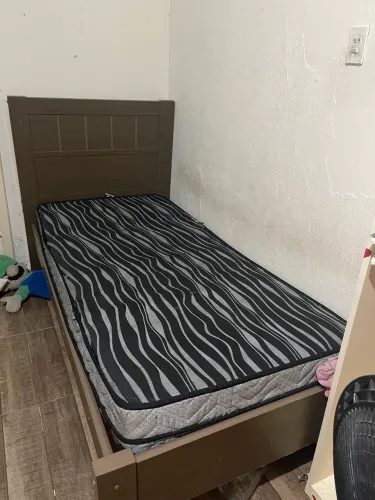 Cama solteiro com colchão