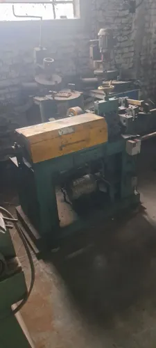 Máquina de endireitar vergalhao