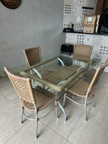 Mesa de vidro 4 lugares
