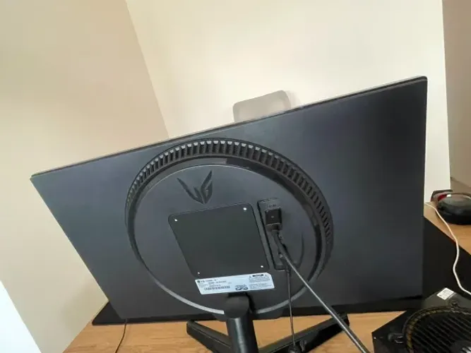 Monitor Gamer LG UltraGear 24? 24GS60F-B IPS Full HD 180Hz 1ms (GtG) NVIDIA® G-SYNC® AMD F