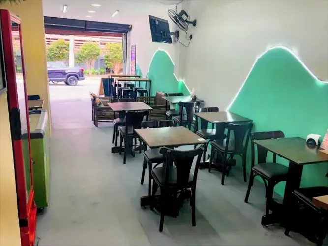 Cafeteria lucrativa, bonita e bem montada, próx. ao metrô. Só de 2ª à 6ª das 8:00 às 18 h.