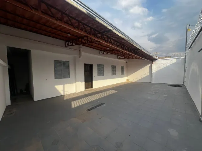Casa 3qtos,  3 vagas garagem , B. Piratininga