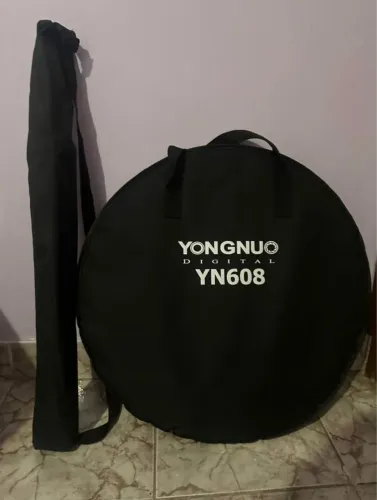 Ringlight Yongnuo YN608 com tripé