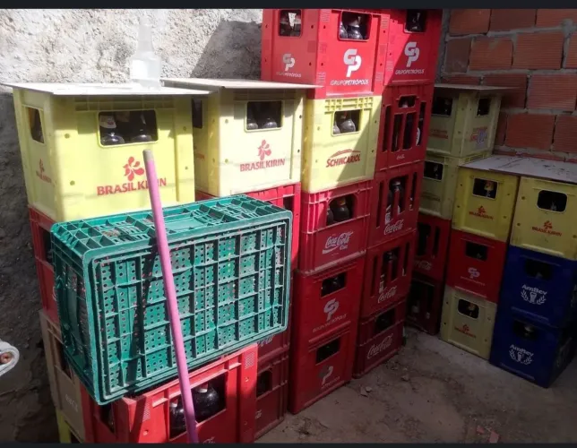 Vende-se engradado de litrao e litrinho