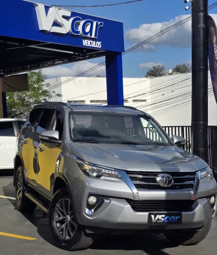 Toyota Hilux SW4 SRX 4X4 2.8 TDI 16V Dies. Aut. 2017