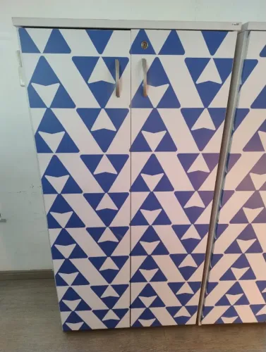 Vende-se 2 armários de uso comercial