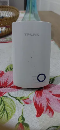 Repetidor Wi-Fi Universal TP-Link modelo TL-WA854RE.