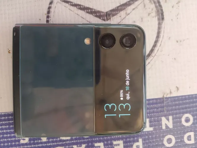 Moto z flip 3 5g tela quimada