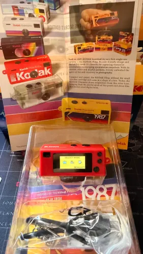 Kodak Charmera 1987 (Vermelha)