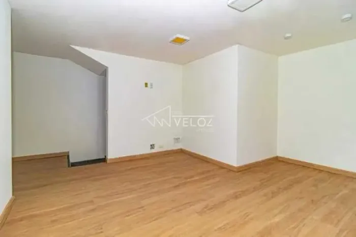 Loja : / Comercial / Gávea