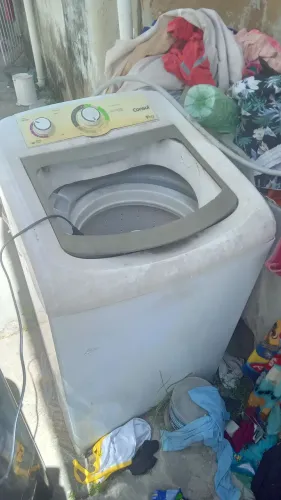 Máquina de lavar retirada de peças