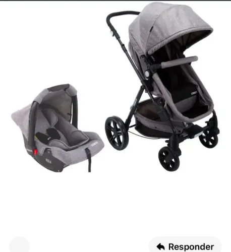 Carrinho de bebê e bebê conforto