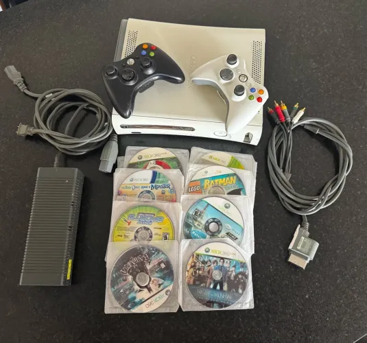 SUPER OFERTA: Xbox 360 Completo + HD 60GB + 2 Controles + Mais de 25 Jogos!
