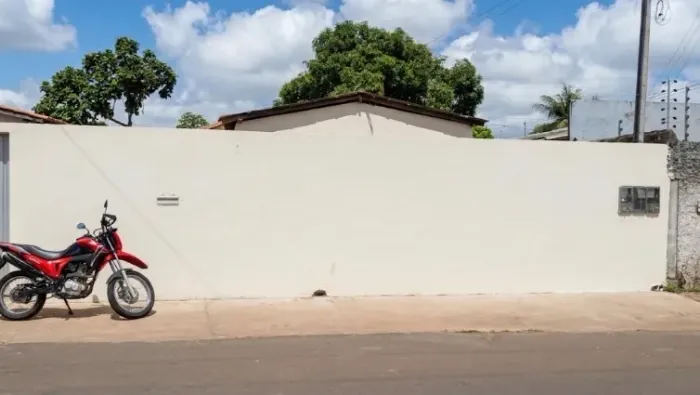 Vende-se terreno com dois app