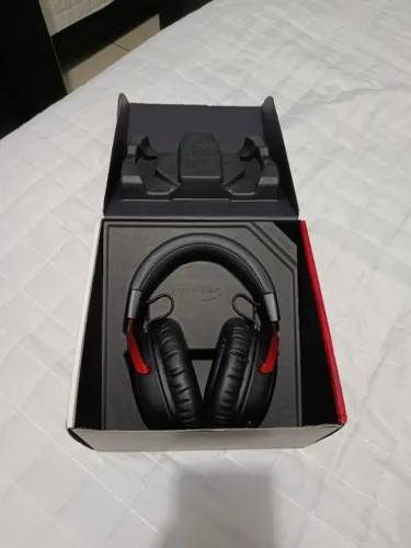 Headset HyperX Cloud III wireless Muito Novo!