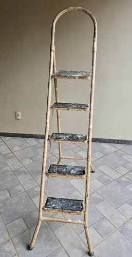 Escada de Aço 5 Degraus Dobrável