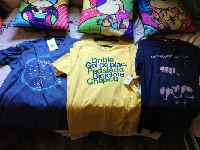 Promoção do dia três camisas por 70 todas originais