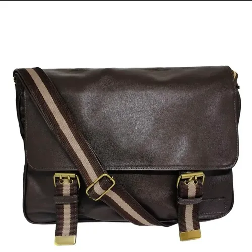 Bolsa em couro masculino marca Relicário
