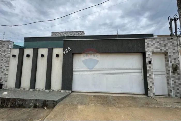 IMÓVEL AMPLO E MODERNO - NO BAIRRO SANTO ANTÔNIO