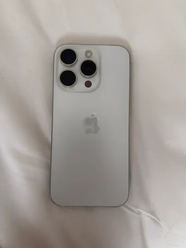 Vendo iPhone 15 pro, 512gb, titânio branco