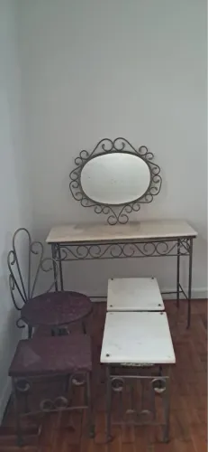 Conjunto de quarto em metal