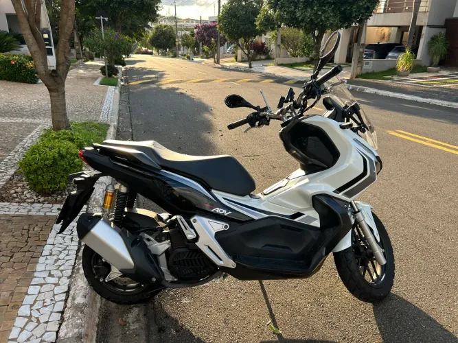 Honda ADV 150 (com apenas 9mil km)