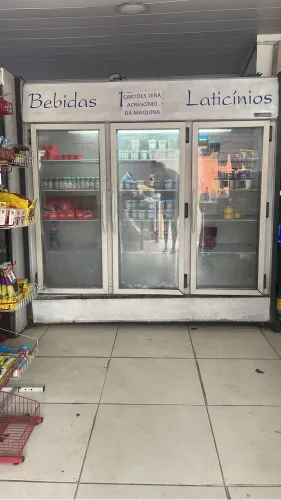 Geladeira de loja 3 portas 4 mil 