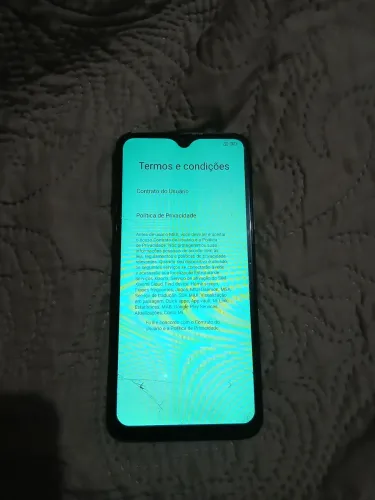 Celular usado e funcionando, precisa trocar a tela , precisa trocar a tela ficou azulada