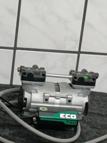 Bomba de vácuo Eco 740 semi-nova 127 volts pouquíssimo 