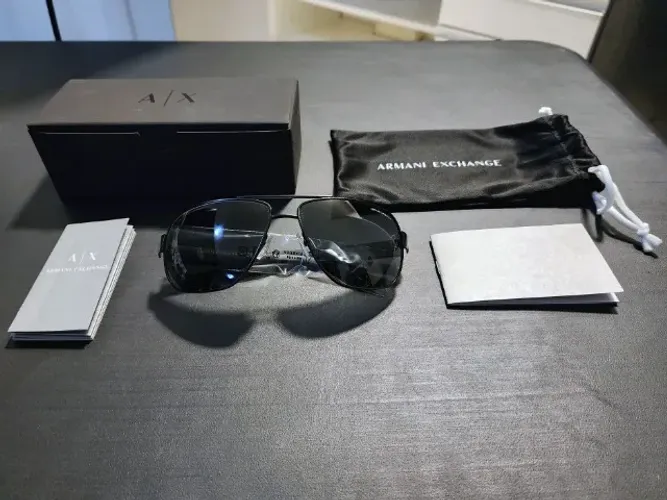 Óculos de sol Armani Exchange AX2012S - Novo - R$ 300