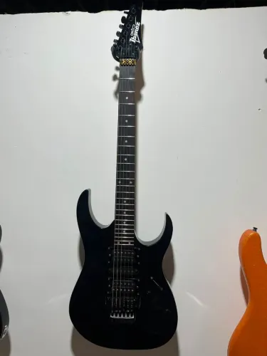 Guitarra ibanez Gio 