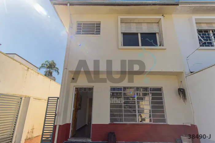 Sobrado para aluguel com 205 metros quadrados com 3 quartos em Indianópolis - São Paulo - 