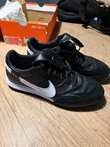 Chuteira Nike Premier