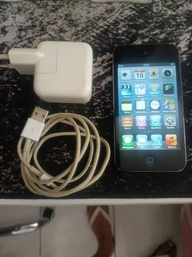 iPod touch 4 8GB
