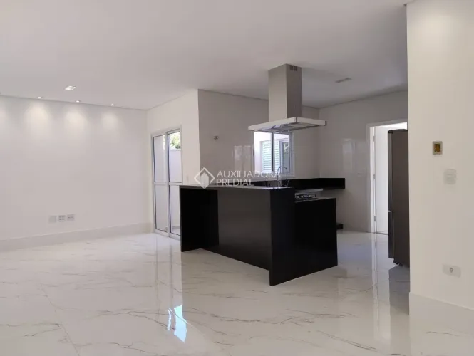Casa no bairro Cerâmica em São Caetano do Sul com 3 suites, sala 3 ambientes conjugada com