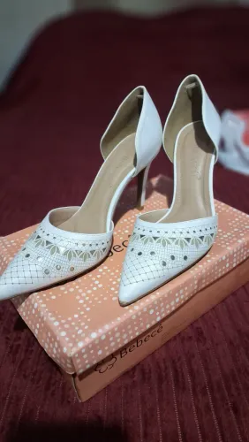 Sapato bico fino feminino