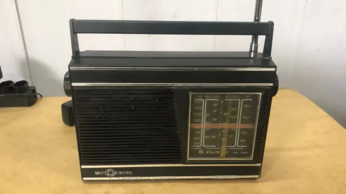 Rádio Antigo Motoradio RP-M65 - 6 Faixas (Funcionando!)