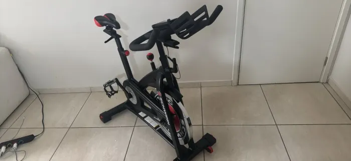 Bicicleta ergométrica Schwinn IC3