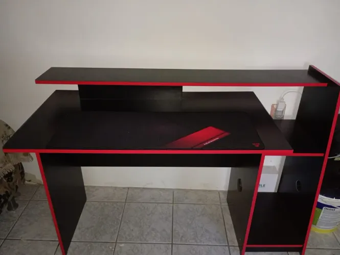 Escrivaninha nova
